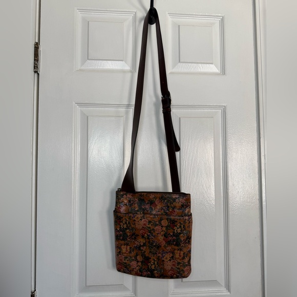 Patricia Nash Floral Crossbody Bag - Picture 4 of 16